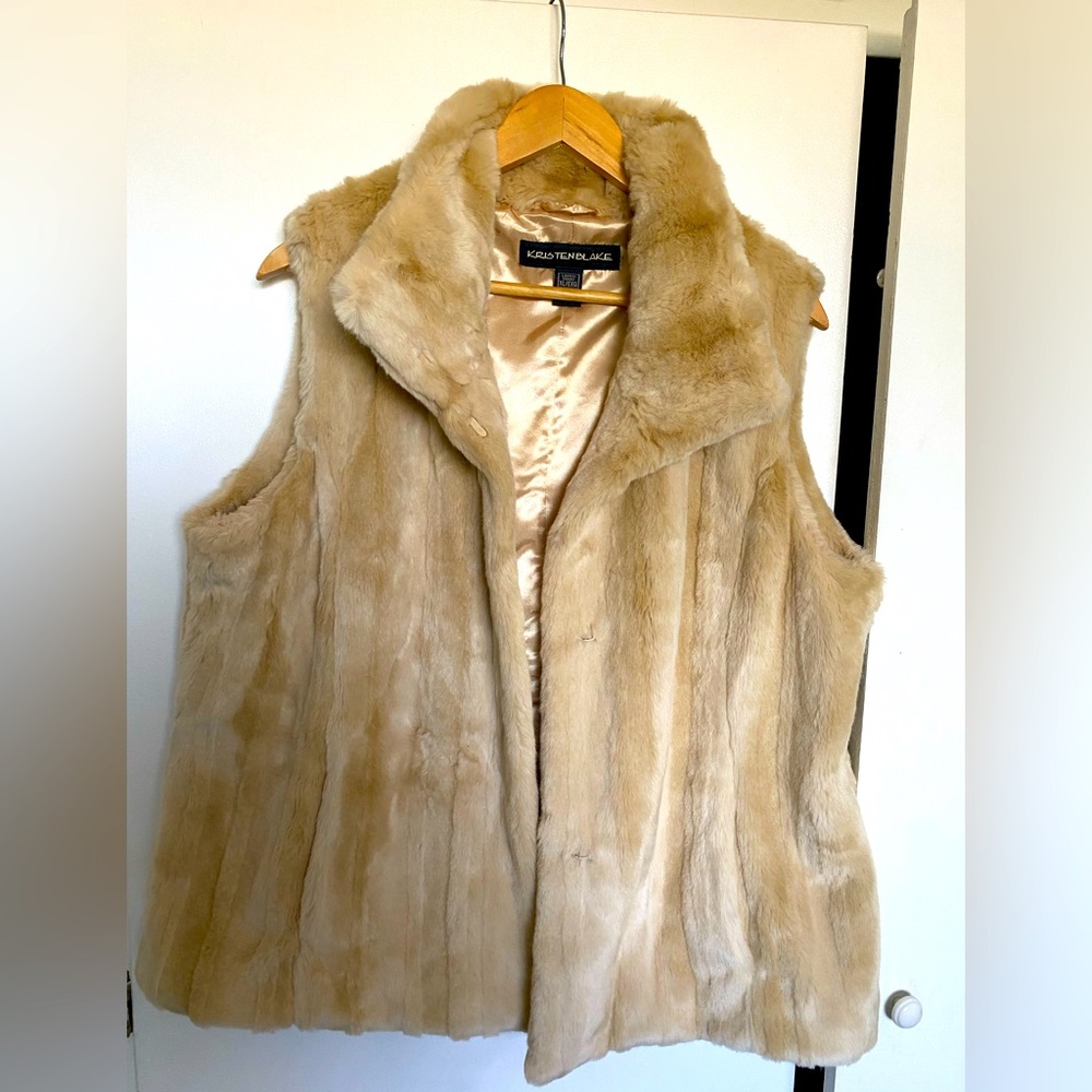 Beautiful faux fur jacket vest. XL Kristen Blake. Carmel colored